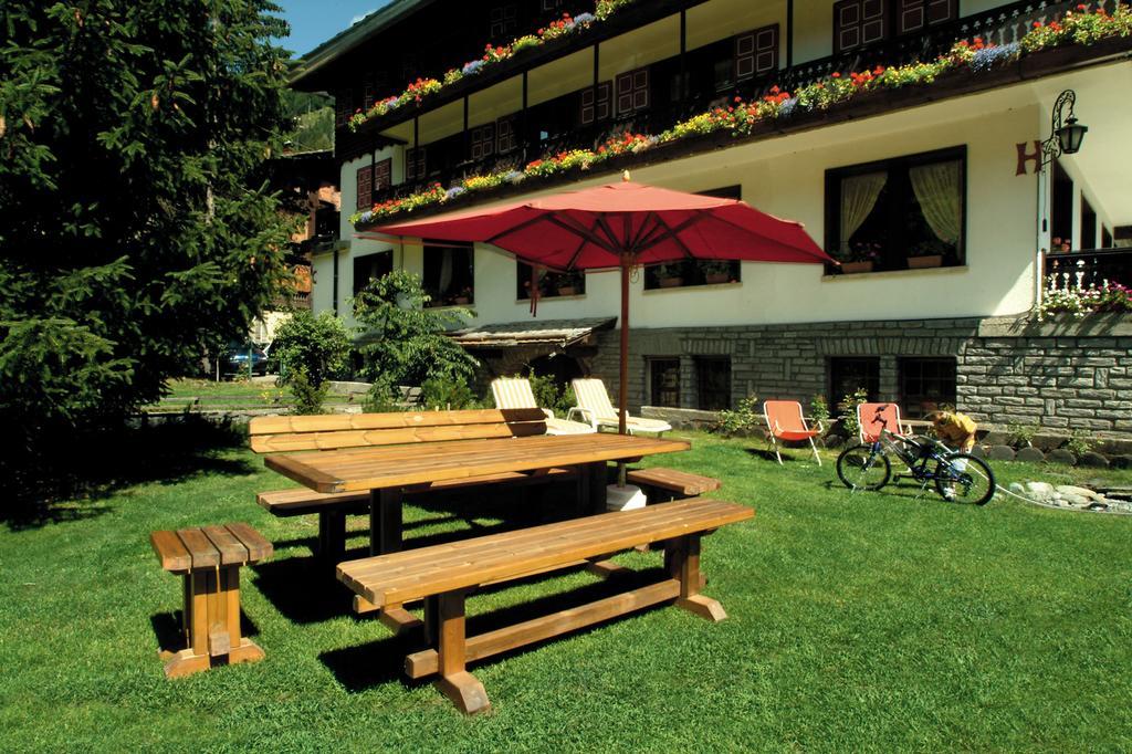 Hotel Castor Champoluc Luaran gambar